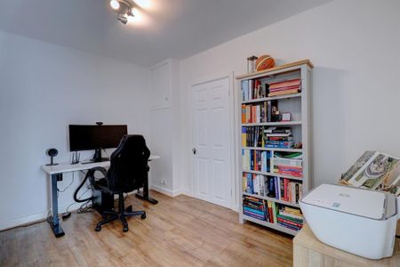 4 bedroom detached house to rent - Photo 5