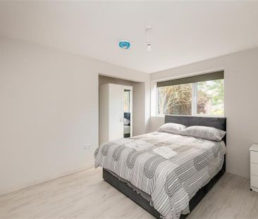 52 Longland Way, High Wycombe - Photo 3
