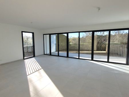 Location Appartement 3 pièces 78m² AIX EN PROVENCE 13100 - Photo 4