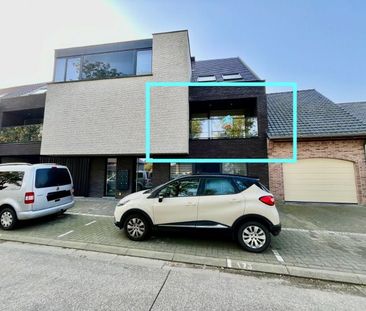 APPARTEMENT MET TWEE TERRASSEN EN GARAGE TE HUUR - Photo 1