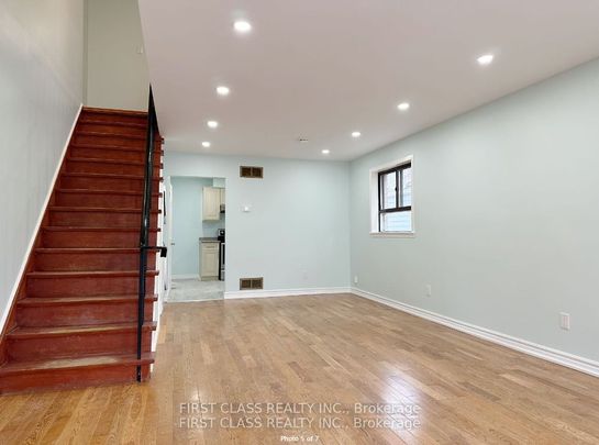 Detached Home For Lease | E8040160 - Photo 1