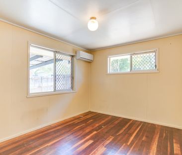 3 Bedroom House with Air/Cons throughout - Photo 2