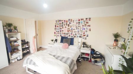 To Rent Cranmer Road, Winton, Bournemouth, BH9 £2,000 pcm Tenancy Info - Photo 2