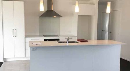 Living on Livingstone Drive - Photo 3