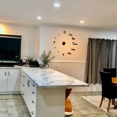 Stunning Fully Furnished Home Near Lake Taupō - Photo 3