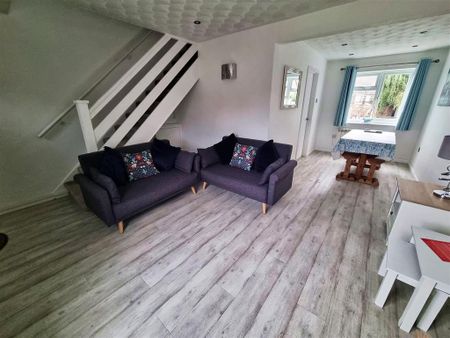 2 bedroom terraced house to rent - Photo 2