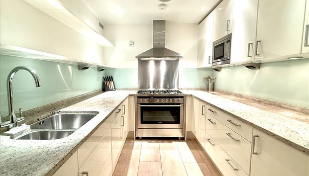 Imperial House, W8, London - Photo 1