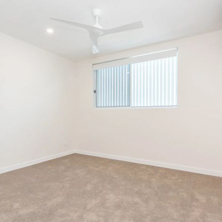 Stunning New 3-Bedroom Unit with Spectacular Views of Moreton Bay! - Photo 5