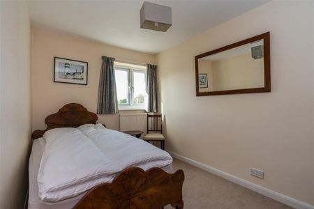 2 bedroom end of terrace house to rent - Photo 5