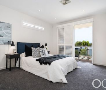 Open the Door to Sophisticated City-Fringe Living - Photo 6