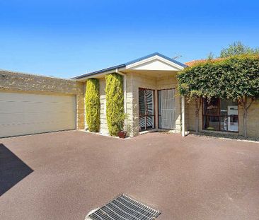 WELL PRESENTED | FRESHLY PAINTED | GREAT LOCATION - Photo 1