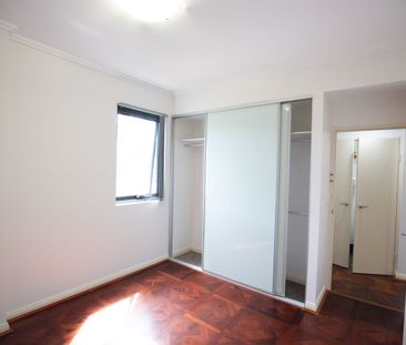 Near-New Two-Bedroom Apartment with Solid Wood Flooring & Freshly P... - Photo 3