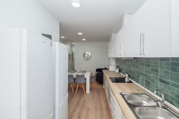 Carrer de Sant Vicent Màrtir, Valencia, Valencian Community 46007 - Photo 1