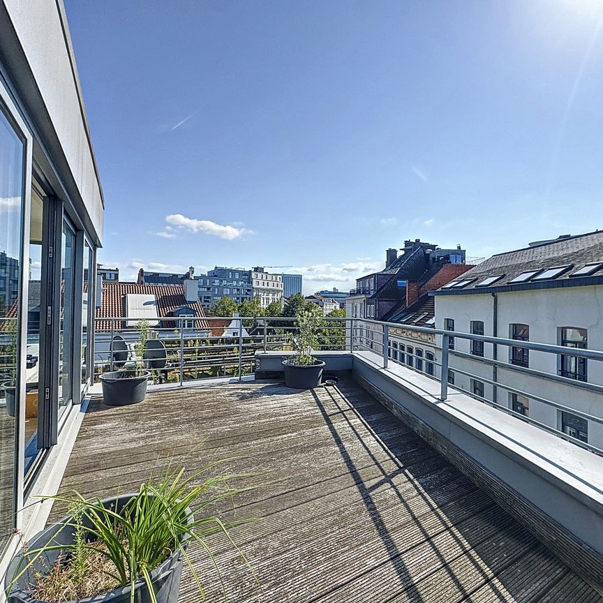 Flat - for rent - Photo 1