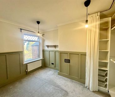 2 bedroom end of terrace house to rent - Photo 2