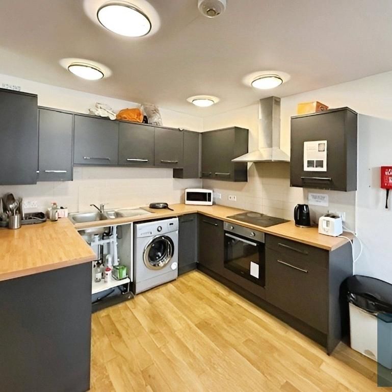1 bedroom in a house share to rent - Photo 1