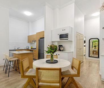 Magnificent Double Brick Apartment In A Boutique Block: High Ceilin... - Photo 6