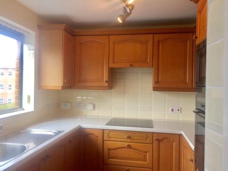 2 bedroom flat to rent - Photo 4