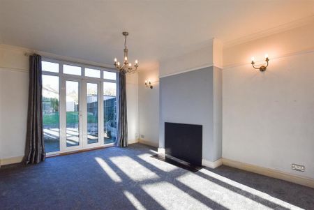 3 bedroom end of terrace house to rent - Photo 2