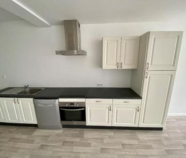 Location Appartement 3 pièces 103m² CHERBOURG-EN-COTENTIN 50100 - Photo 2