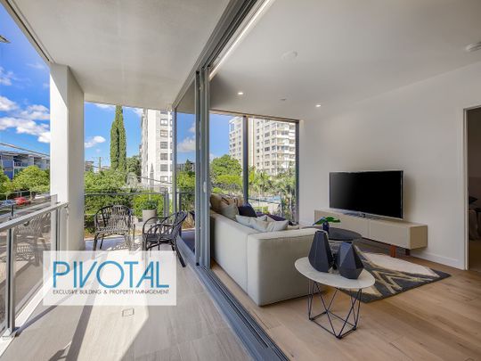 LUXURY APARTMENT - WALK IN ROBE, ENTERTAINERS KITCHEN, LARGE BALCONY. - Photo 1