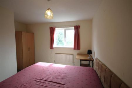 2 bedroom end of terrace house to rent - Photo 3