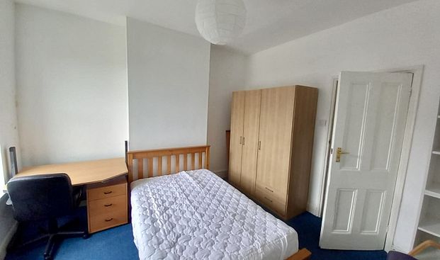 Fantastic 4 student bedroom property - Photo 1