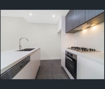 Stylish Modern One Bed Apartment with Huge Study Room | Northeast F... - Photo 2