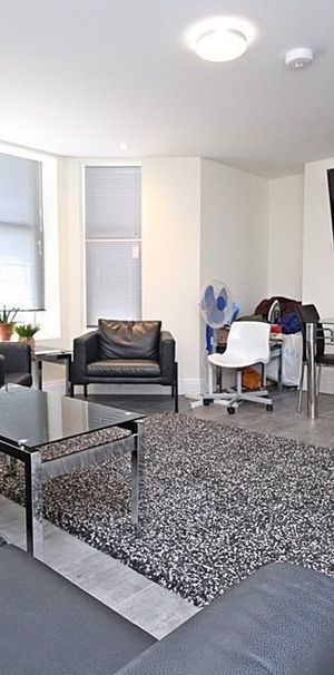 West Grove, Roath, Cardiff - Photo 1