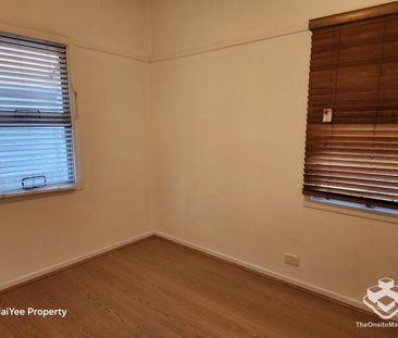 Charming 3-Bedroom Home in Moorooka - Photo 6