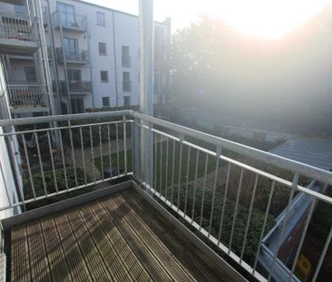 2 bedroom flat to rent - Photo 3