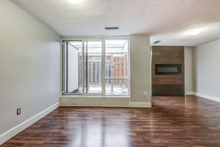 For Lease - 364 The East Mall N/A Unit# 339, Toronto, Ontario - Photo 3