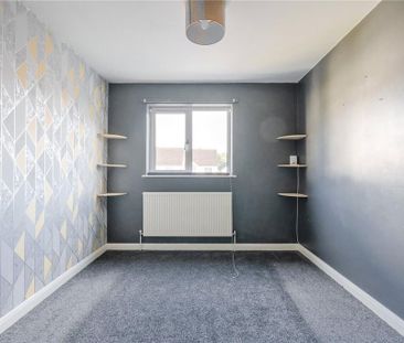 3 bedroom end of terrace house to rent - Photo 4