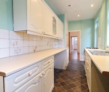 2 bedroom end of terrace house to rent - Photo 4