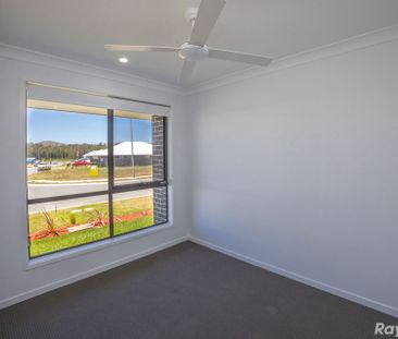 BRAND NEW 4 BEDROOM DUPLEX!! - Photo 1