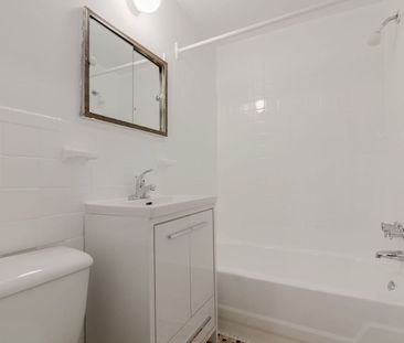 3495 Van Horne - Photo 2