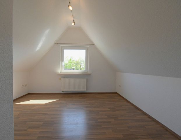 6570 - Großzügige und helle OG-Wohnung mit Dachterrasse, EBK und Garage! - Photo 1