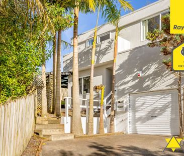 Three Bedrooms and One Bathroom in Glen Eden! CAT FRIENDLY! - Photo 6