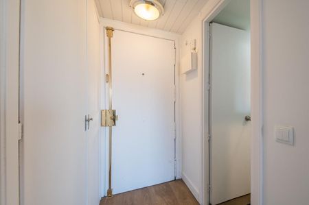 Apartamento de alquiler en Del General Ampudia, Vallehermoso - Photo 2