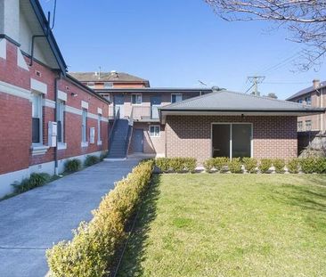 Perfectly Located. Trendy Leichhardt - Photo 6