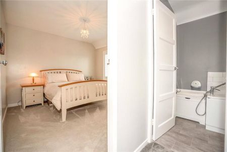 3 bedroom semi-detached house to rent - Photo 5