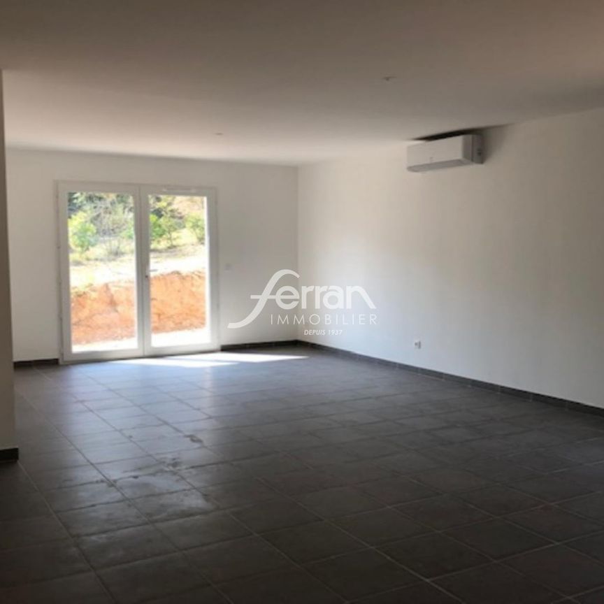 Location Maison 4 pièces 84m² SALERNES 83690 - Photo 1