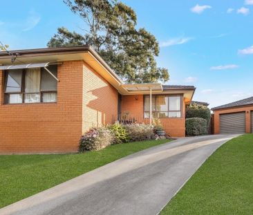 Spacious Family Home In Sought After Location! - Photo 2