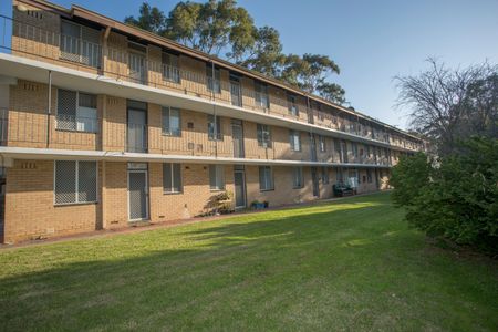 Low-maintenance, lock-and-leave lifestyle! - Photo 5