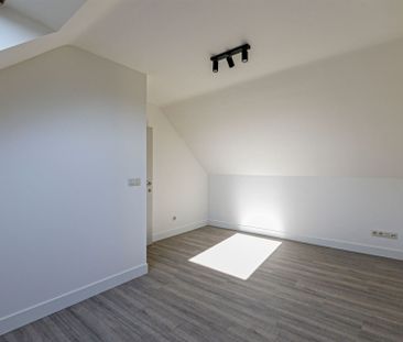 Woning met 2 slpks, tuin en 2 autostaanplaatsen - Foto 4