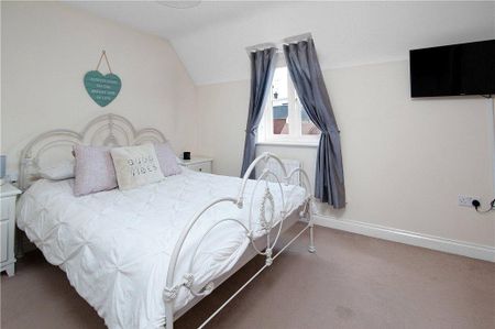 2 bedroom semi-detached house to rent - Photo 2