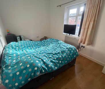 1 Bed Flat, Melton Road, LE4 - Photo 2