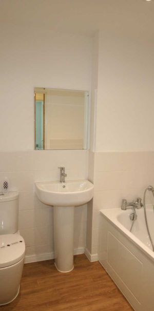 Lintott Gardens, Warrington - Photo 2