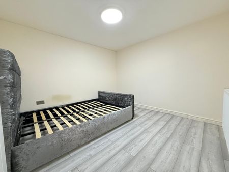 2 Bed Detached House, Portland Terrace, IG1 - Photo 3