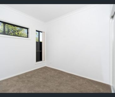 Three-Bedroom Villa with Air-Conditioned Living - Photo 3